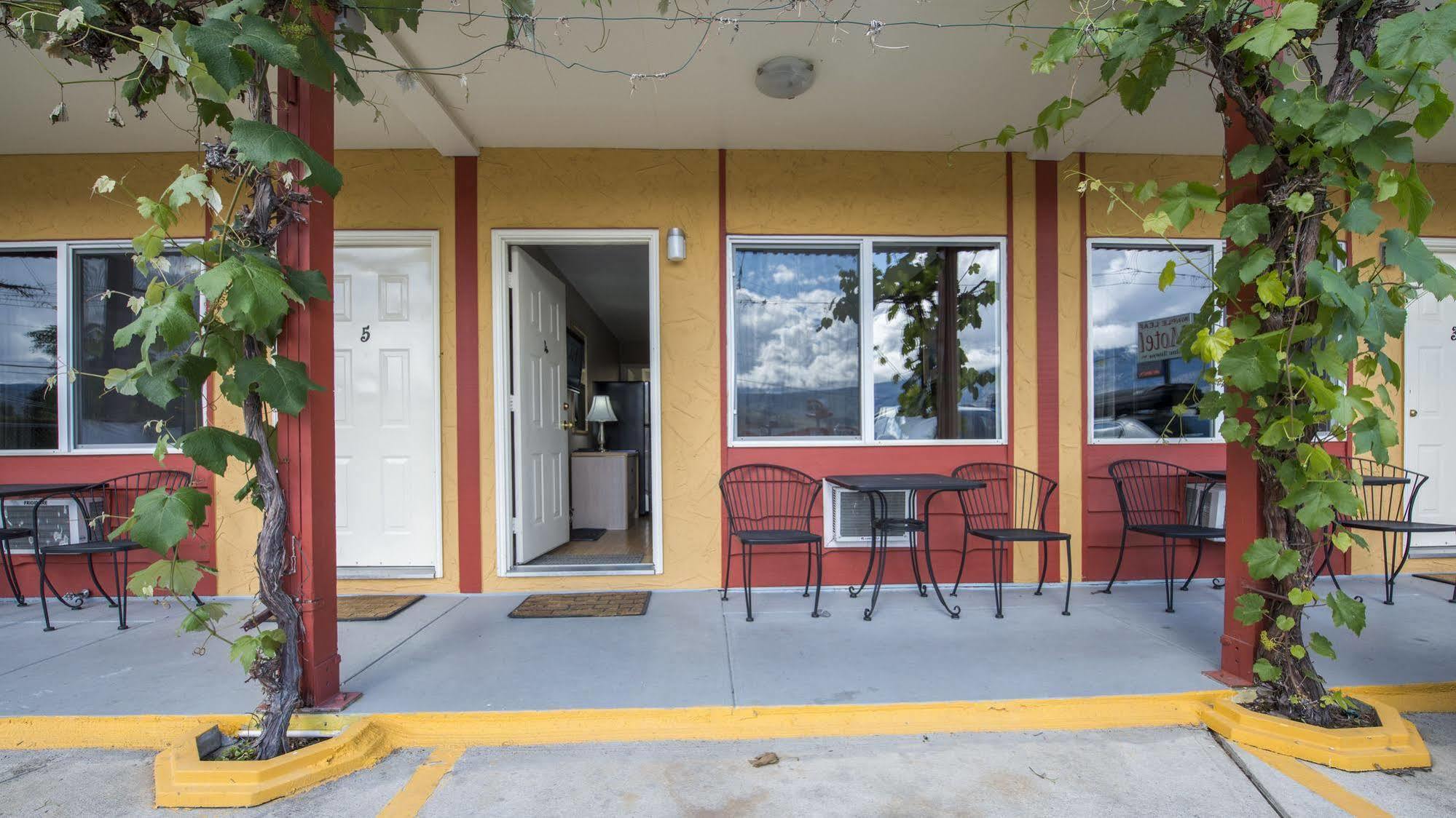 Maple Leaf Motel Inn Towne Osoyoos Eksteriør bilde