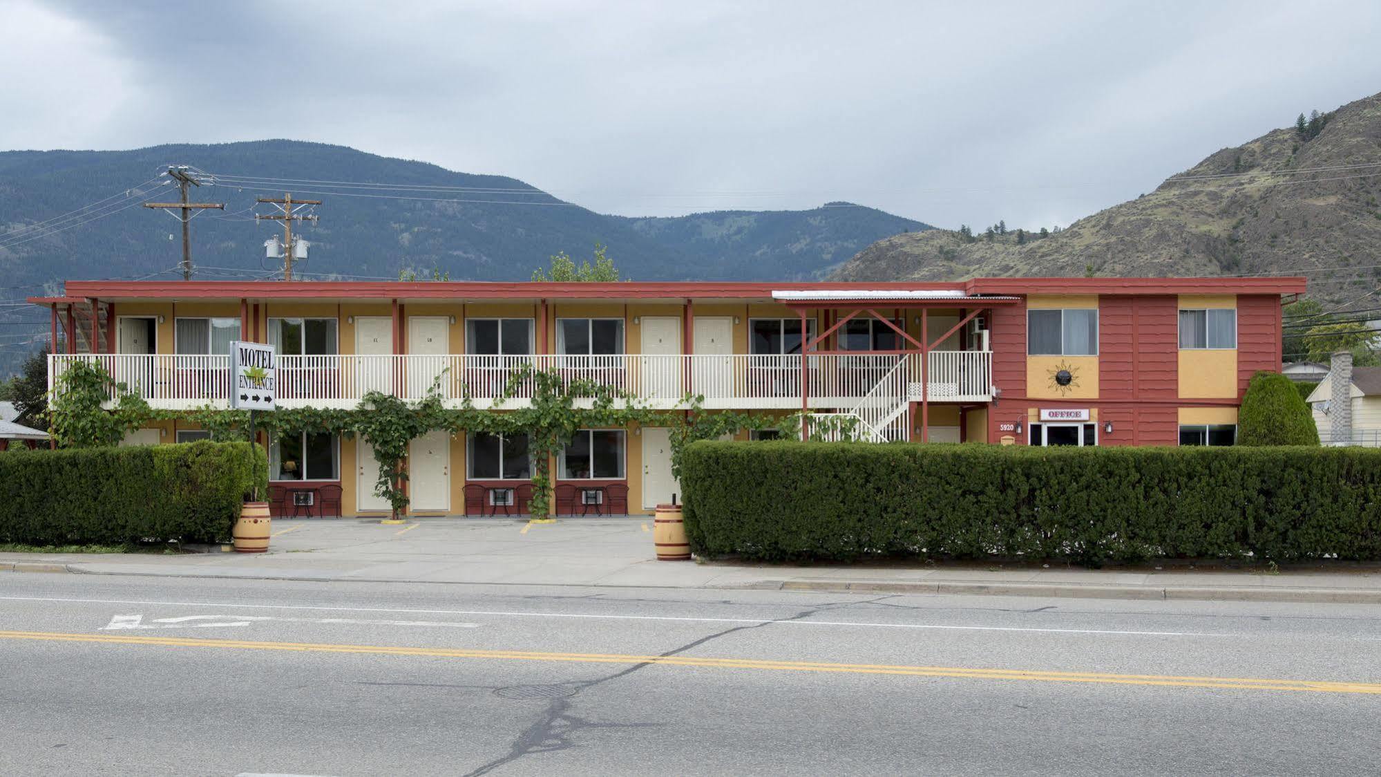 Maple Leaf Motel Inn Towne Osoyoos Eksteriør bilde