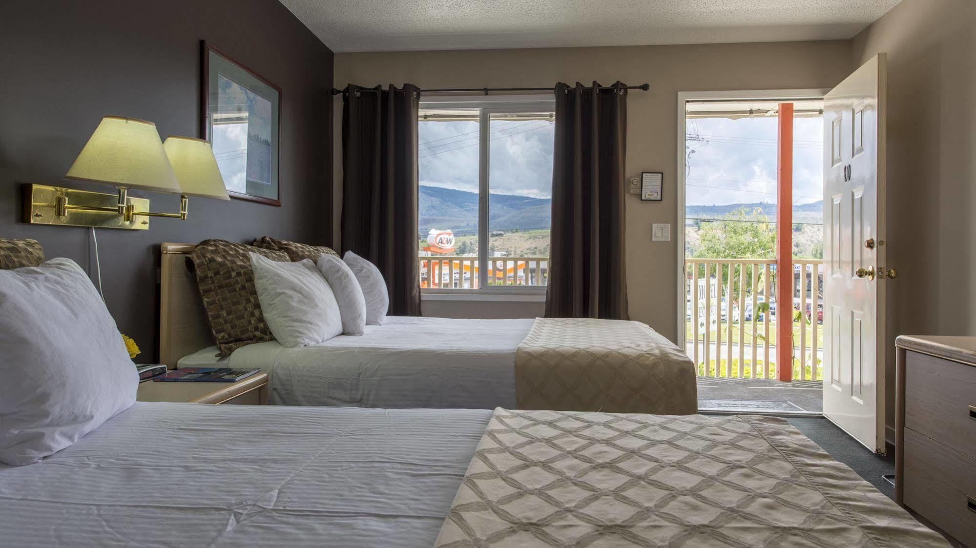 Maple Leaf Motel Inn Towne Osoyoos Eksteriør bilde